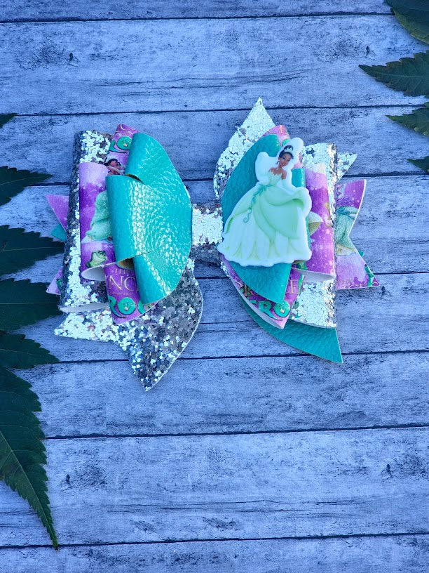 Handcrafted Princess Tiana Glitter Bow - A Magical and Elegant Accessory